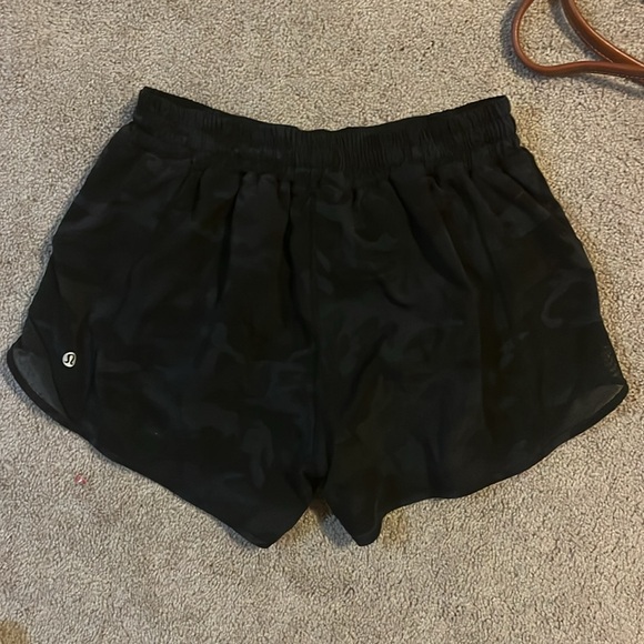 black camo hotty hot shorts - Picture 2 of 3